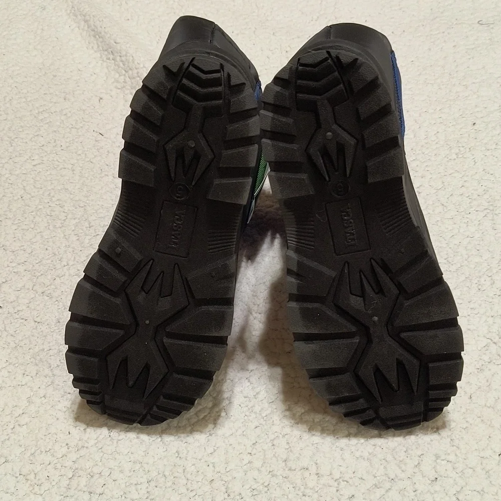 NWT Blue/Black Youth Itasca Snow Cat Winter Boots Size 5